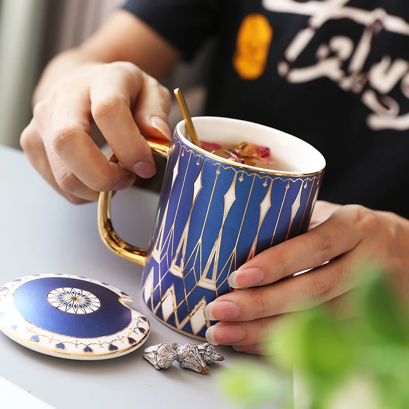 Imagem -04 - Personalidade Criativa Copo de Cerâmica Caneca com Tampa Colher Tendência Beber Copo para Homem e Mulher Casa Xícara de Café