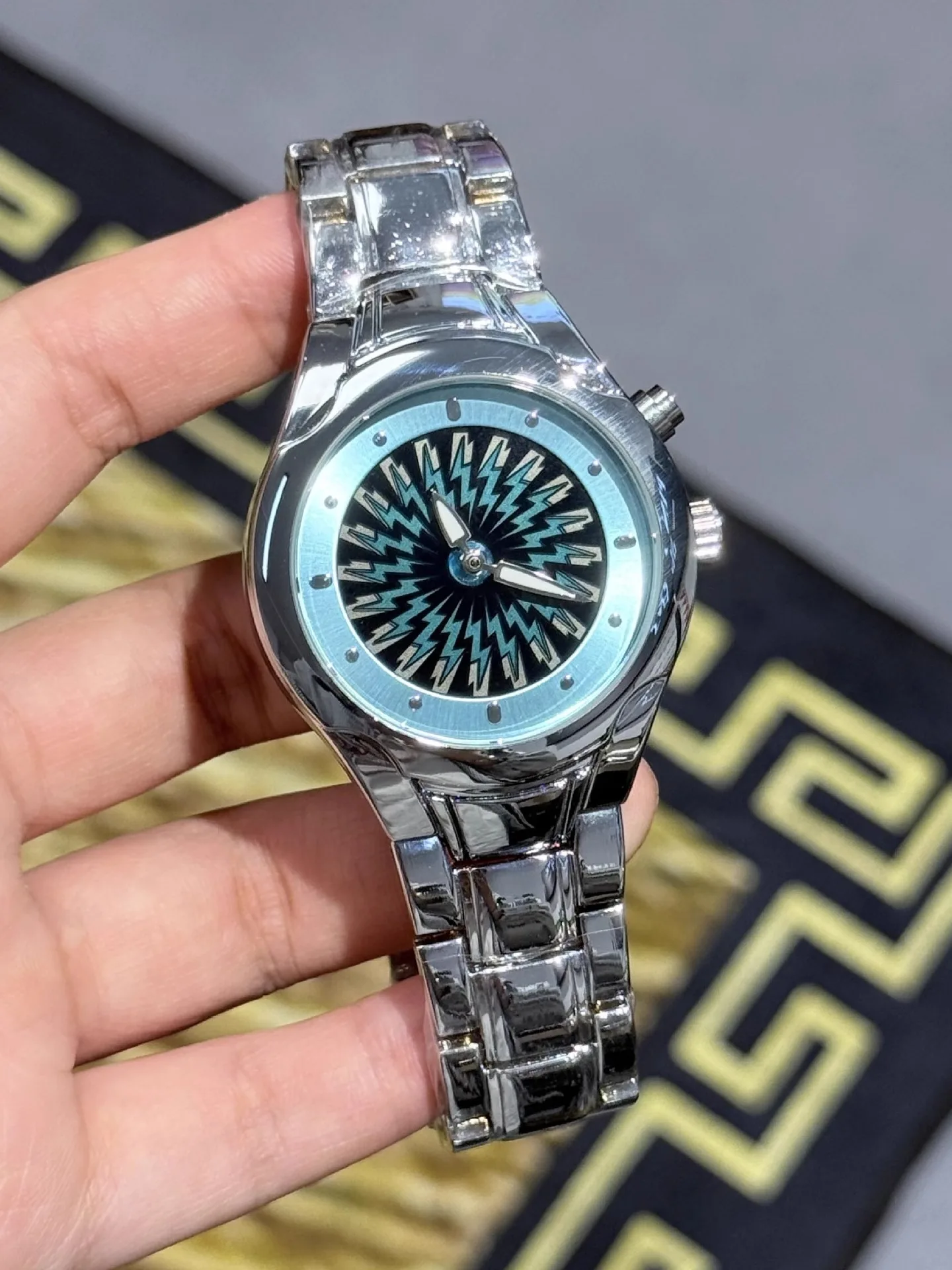 

Y2K digital display watch original millennium retro dynamic lightning non-mechanical steel belt waterproof men's watch