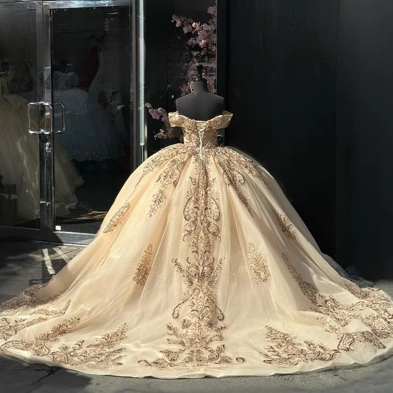 Klasický off-the-shoulder kněžna bál talár líbezný quinceañera šaty klasický 3D kvést nášivka flitr  pelerína sladké 16 šaty