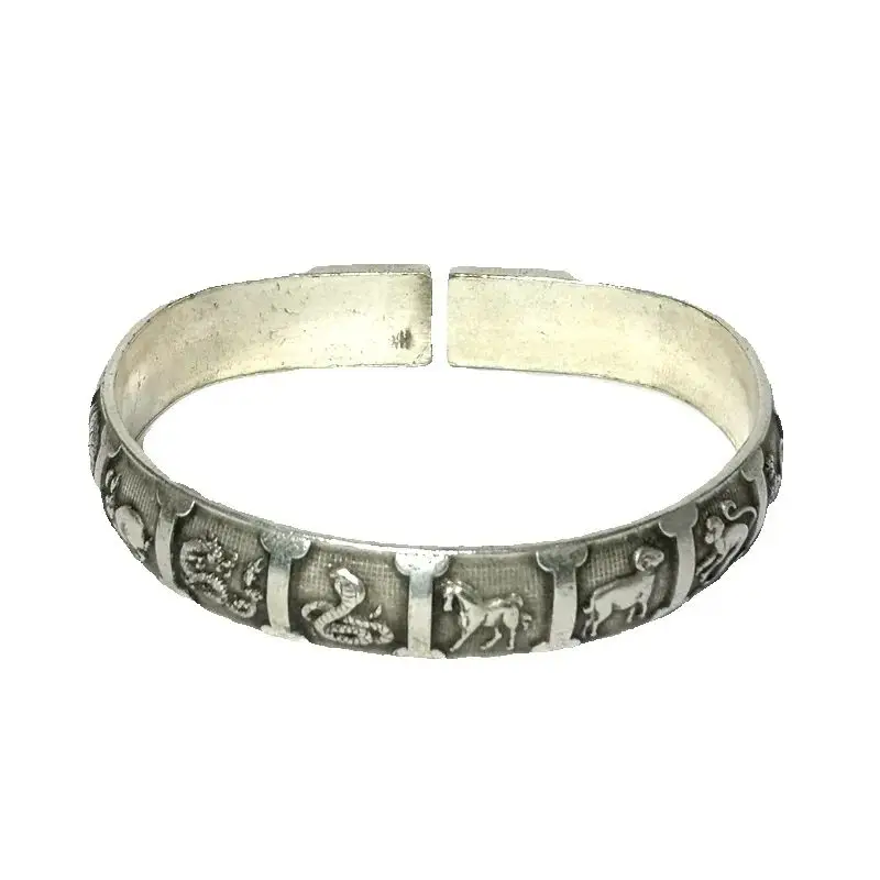 YIZHU CULTUER ART Size 62 mm Old Chinese Tibet Silver Handmade Dragon Animal Zodiac Statue Bracelet Decoration Gift Collection
