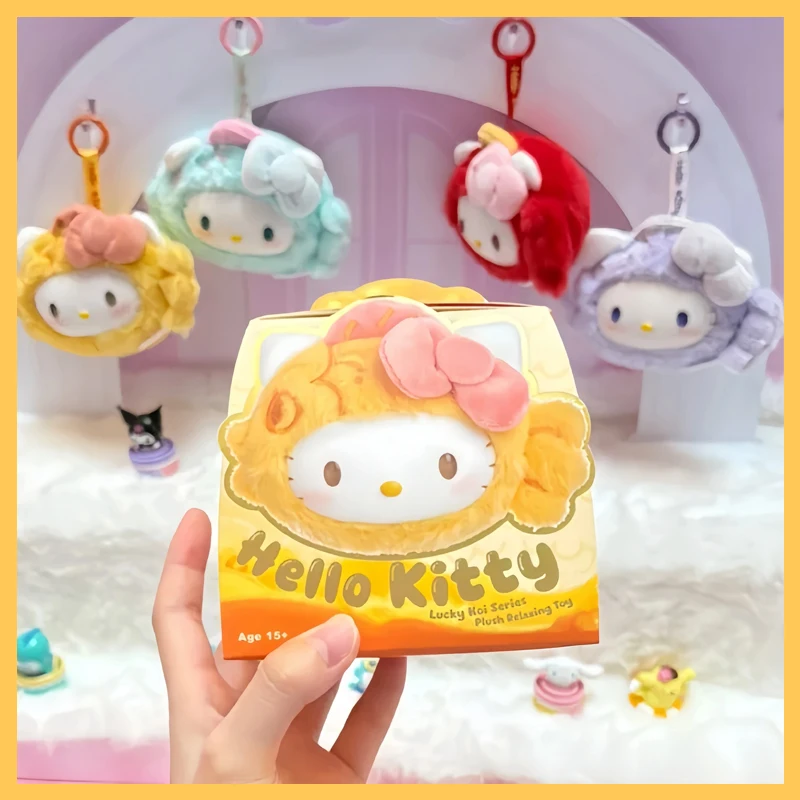 

Lucky Koi Scries New Sanrio Hello Kitty Плюшевая слепая коробка Расслабляющие игрушки Виниловый кулон с лицом Модная мягкая кукла-сюрприз Рождественский подарок