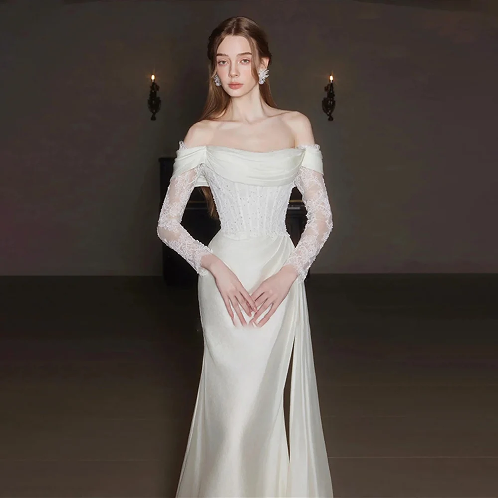 Elegant Princess A Line Glistening Wedding Dresses Boat Neck Long Sleeve Customized Bridal Gown Satin Ruffles Ball Gown2024