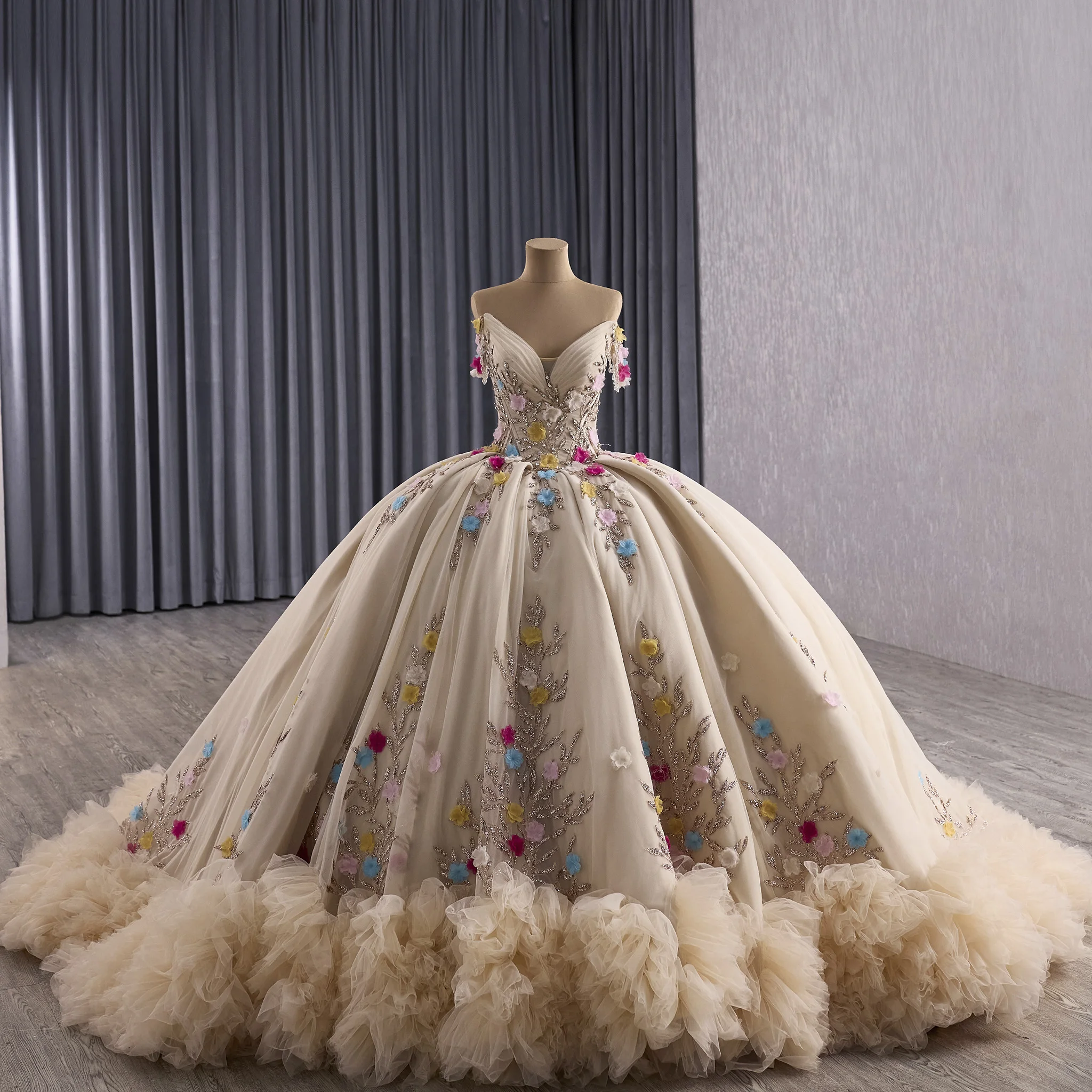 

Rosymae Pale Yellow Quinceanera Dress with Rhinestone And 3D Flowers - Elegant And Glitzy Birthday Celebration Gown