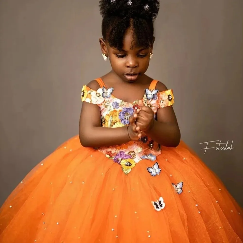 فساتين فتاة الزهور البرتقالية لحفلات الزفاف مع زهور مطرزة بطول الأرض وحفلات أعياد الميلاد للفتيات الصغيرات فساتين التواصل الأول حسب الطلب