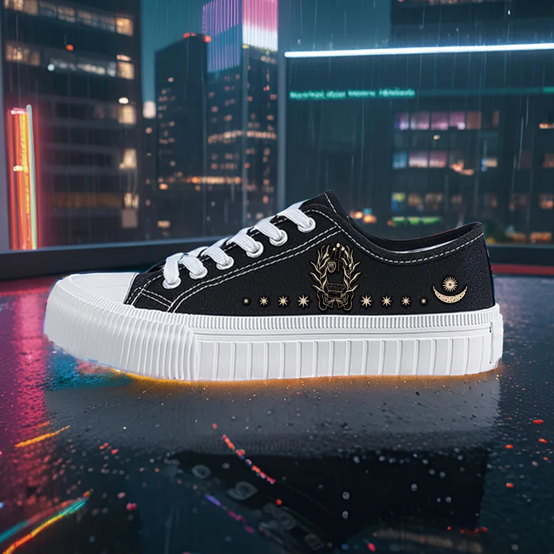 

Женская спортивная обувь на все сезоны. Студенты на открытом воздухе. Модники. Женская парусиновая обувь. Дышащая вулканизированная обувь с высоким берцем и круглым носком. Женская обувь с цифровой печатью.