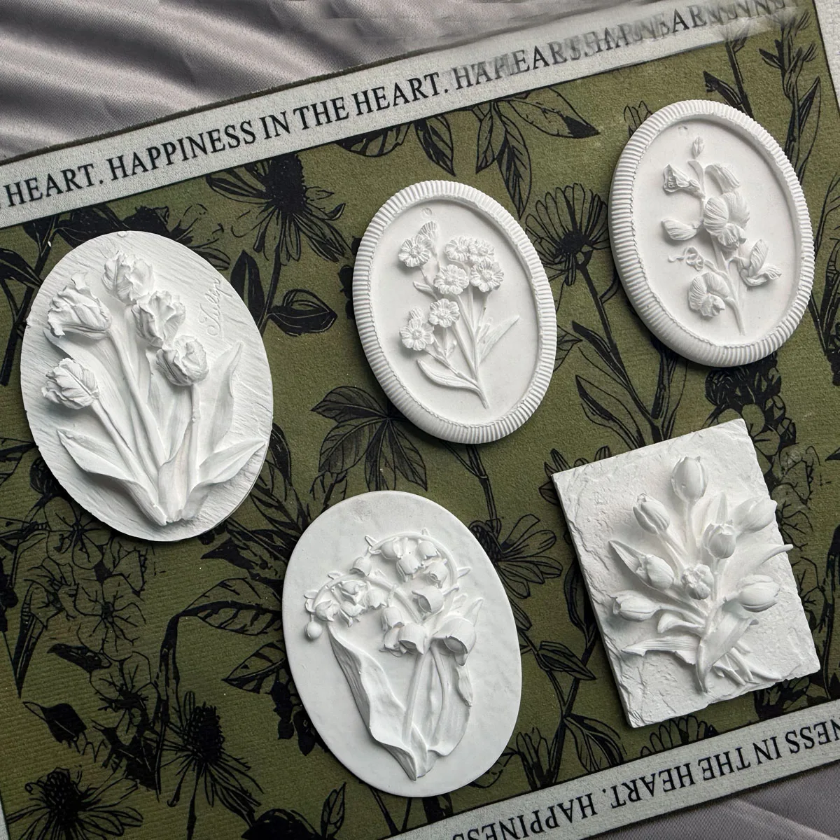 Floral Ins-Style Photography Props Miniature Desktop Ornament Plaster Statue for Photo Decoration Small Accents for Desktop