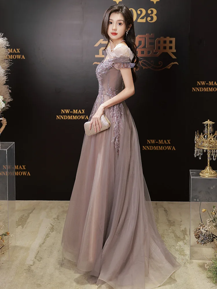 Abito da sera viola 2024 Nuovo temperamento host da donna per banchetti in stile socialite