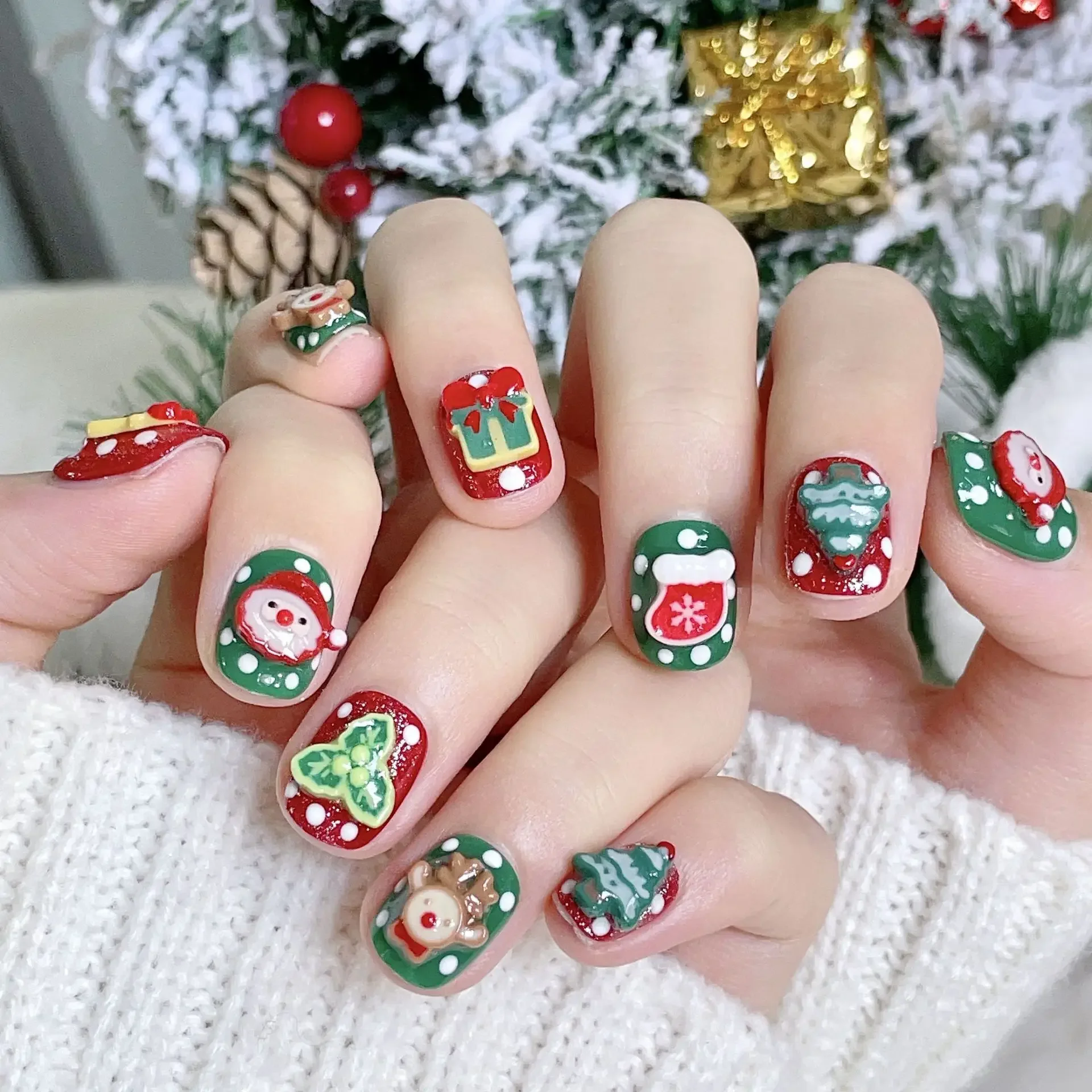 

Christmas nail enhancement gingerbread man snowman elk handcrafted wearing nail enhancement detachable false nails Short nail