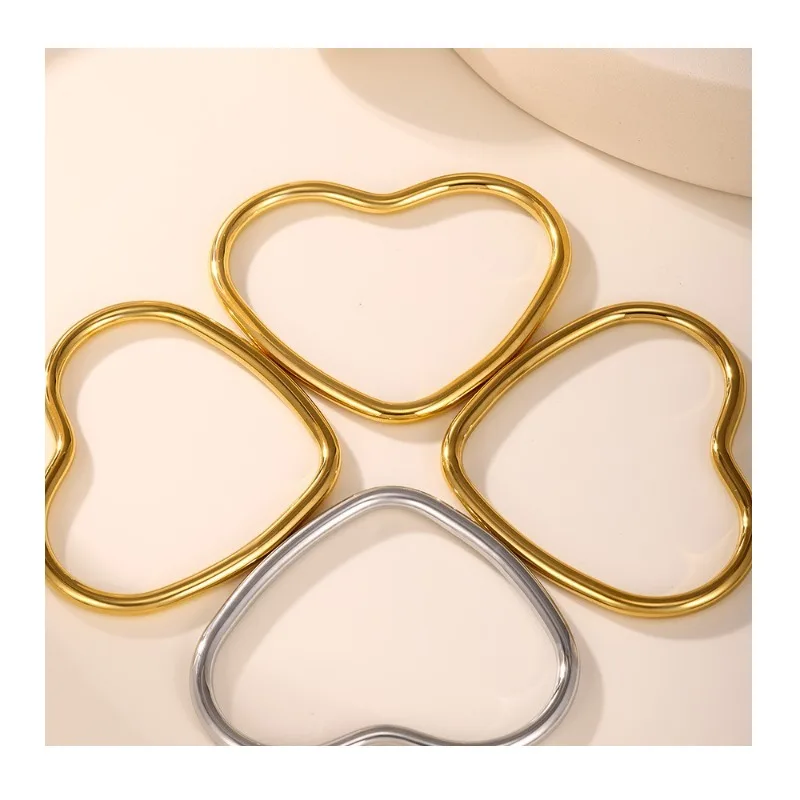 

Seattle Independent Station Niche Design Sense Love Closed Bracelet Titanium Steel Plated Real Gold Heart Textured Bracelet