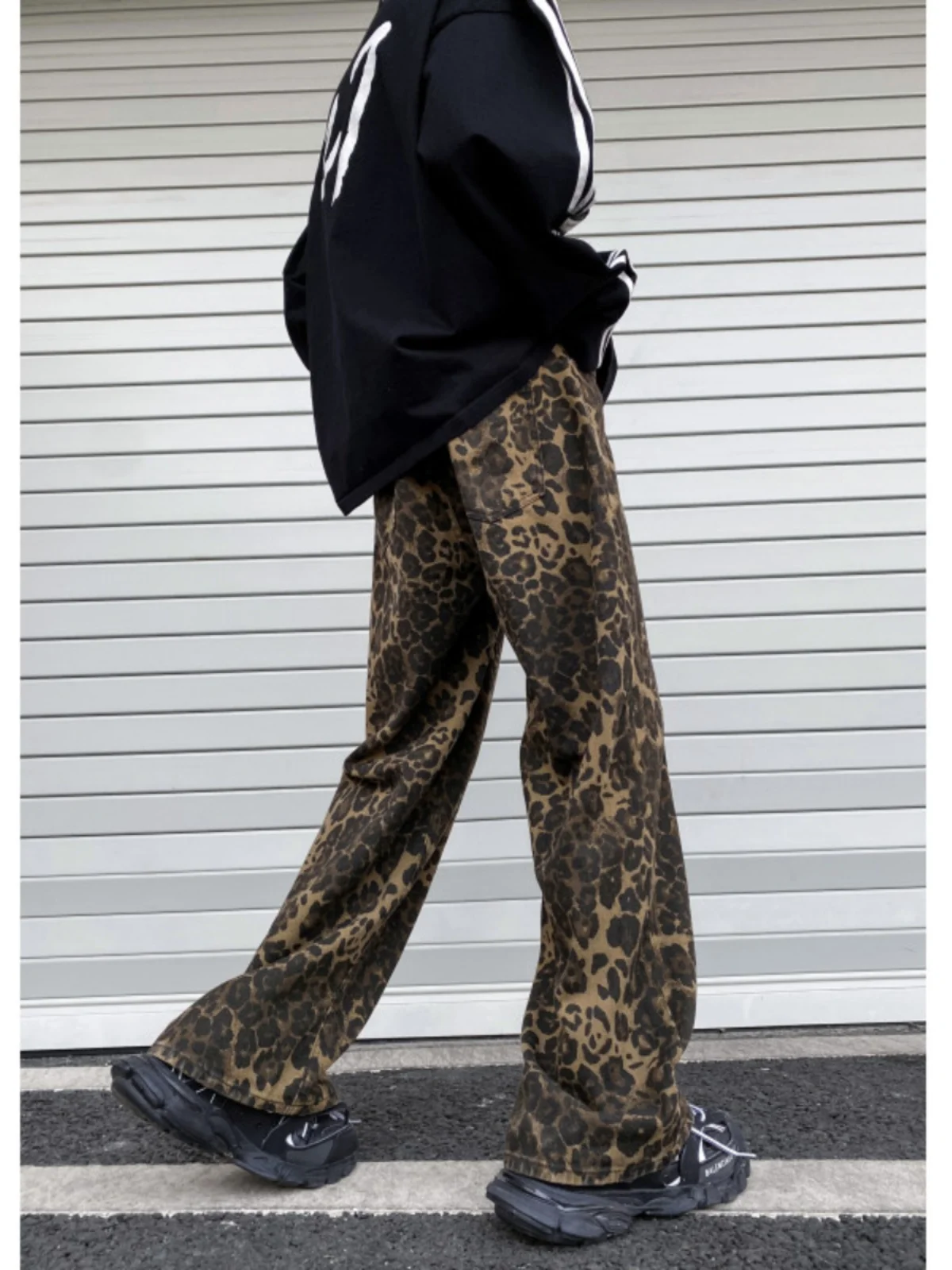 

Повседневные брюки в стиле ретро с американским леопардовым принтом, мужские весенние дизайнерские крутые свободные прямые брюки-трубы, модный бренд