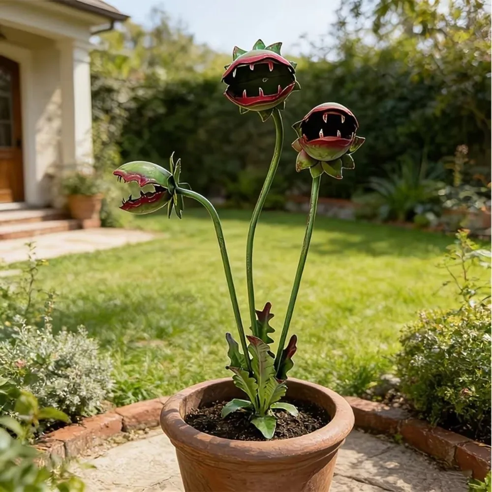 Colorful Painted Metal Flytrap Garden Stake Wrought Iron 3-Head Iron Garden Stake Rust-proof Carnivorous Plant Floral Stakes