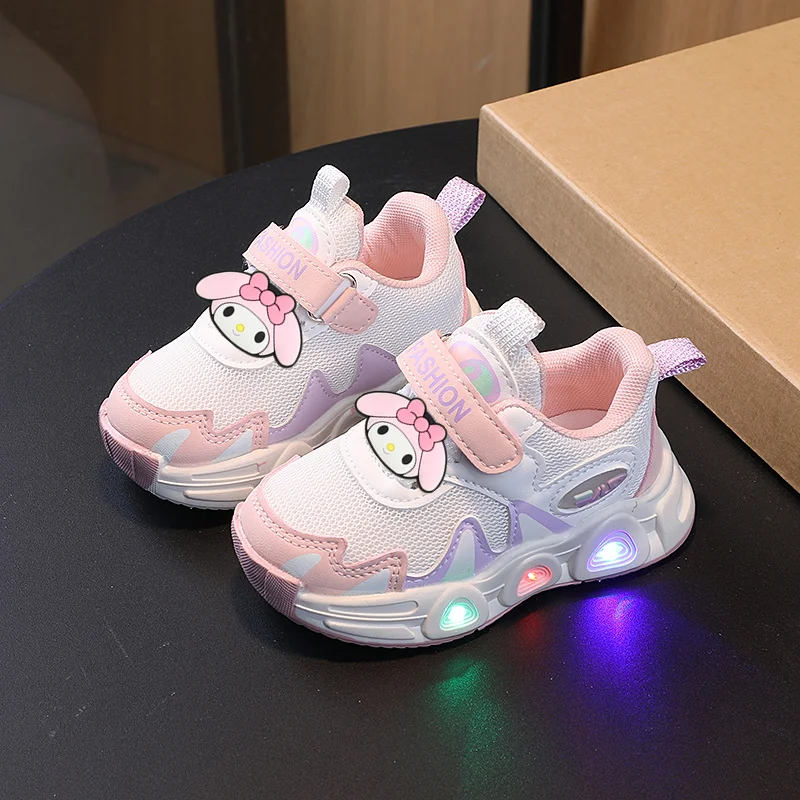 أحذية سانريو هالو كيتي للأطفال كاجوال شبكية قابلة للتنفس أحذية رياضية مضيئة للأولاد والبنات أحذية جري مضادة للانزلاق أحذية للأطفال الصغار #4