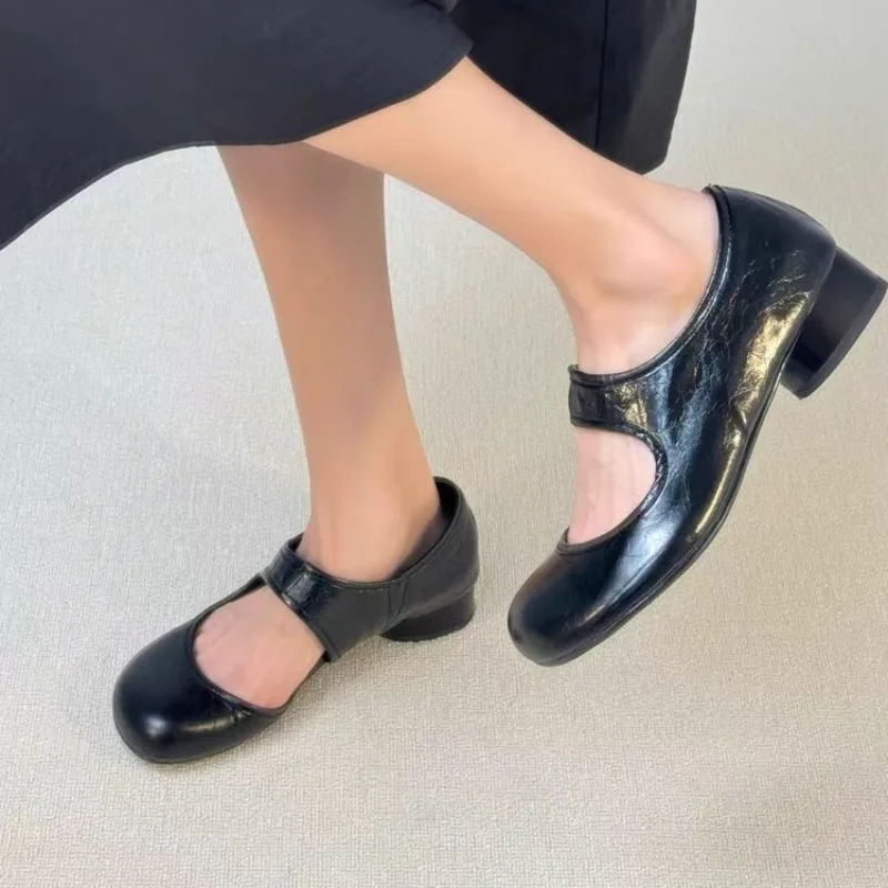 Minimalist Retro Fashion Comfortable Single Shoes Women's Casual Temperament Cutout Single Shoes view 3