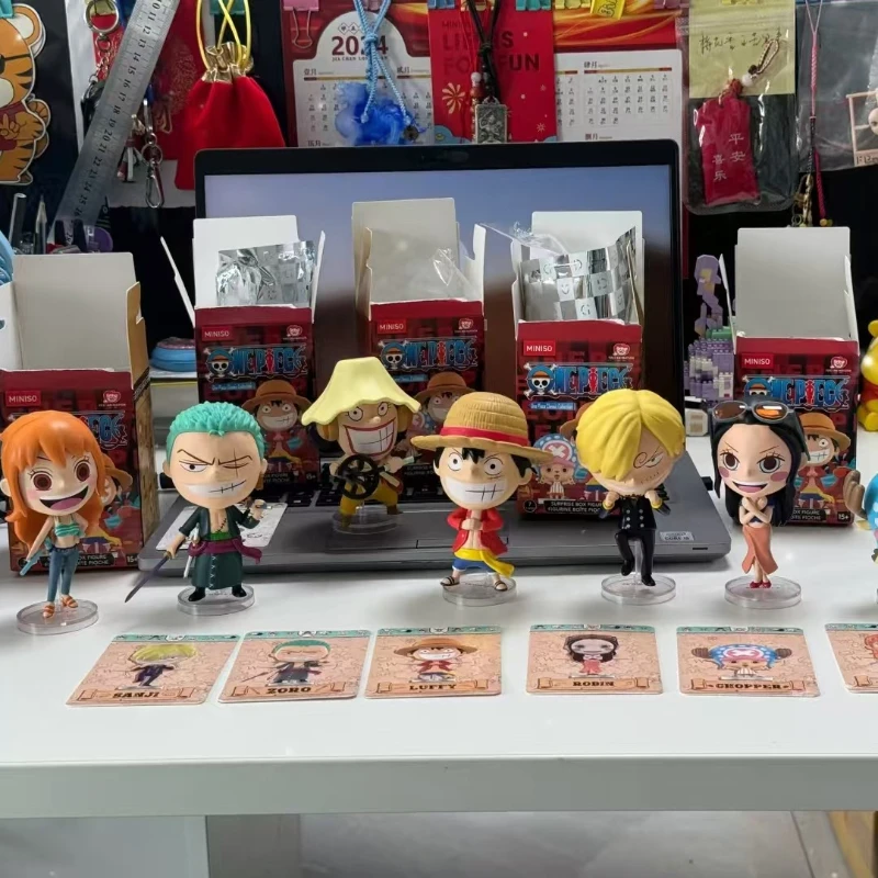 MINISO قطعة واحدة سلسلة شخصيات كلاسيكية الشكل صندوق أعمى لوفي زورو نامي زخرفة الديكور هدية غامضة للأولاد لعبة أنيمي