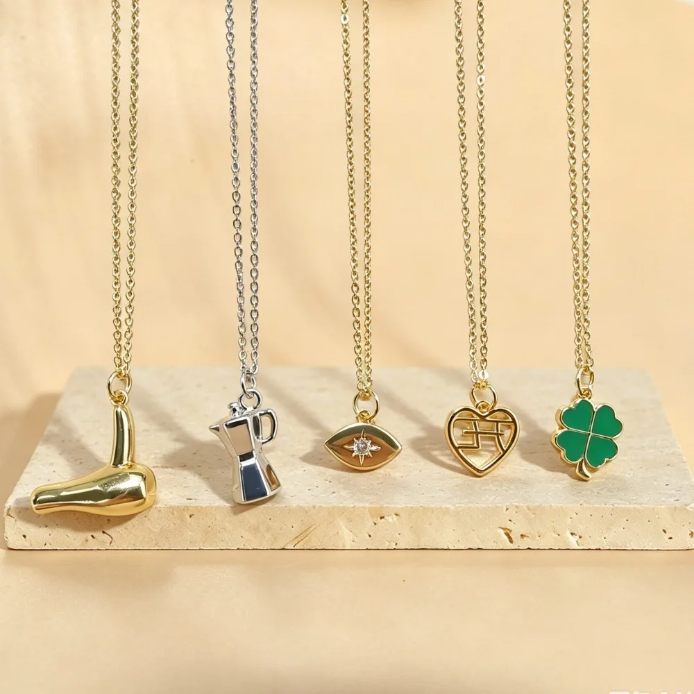 New hot-selling retro alloy simulation hair dryer pendant necklace fashionable and versatile, suitable for daily life