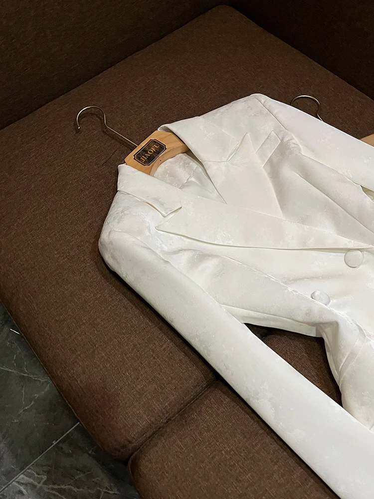 ชุดสูทปักลายแบบกระดุมสองแถวสำหรับผู้หญิง สไตล์จีนดั้งเดิมที่ทันสมัย ชุดสองชิ้น รุ่น A482