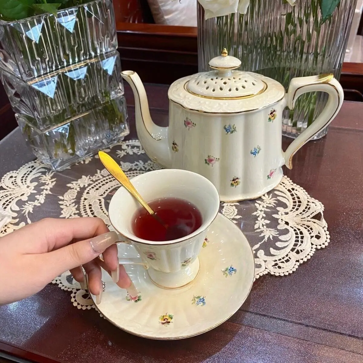 French vintage palace-style ceramic European coffee cup and saucer set gift box, English afternoon tea set, housewarming gift