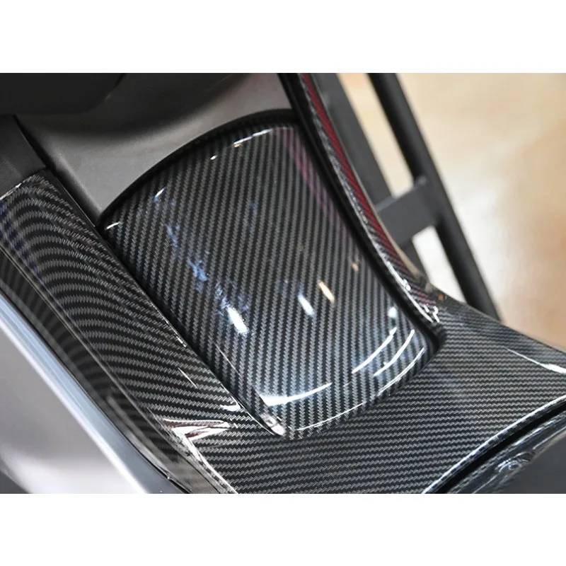 

modification accessories are suitable for the Yamaha NMAX 2025 fuel tank decoration carbon fiber pattern tank cover