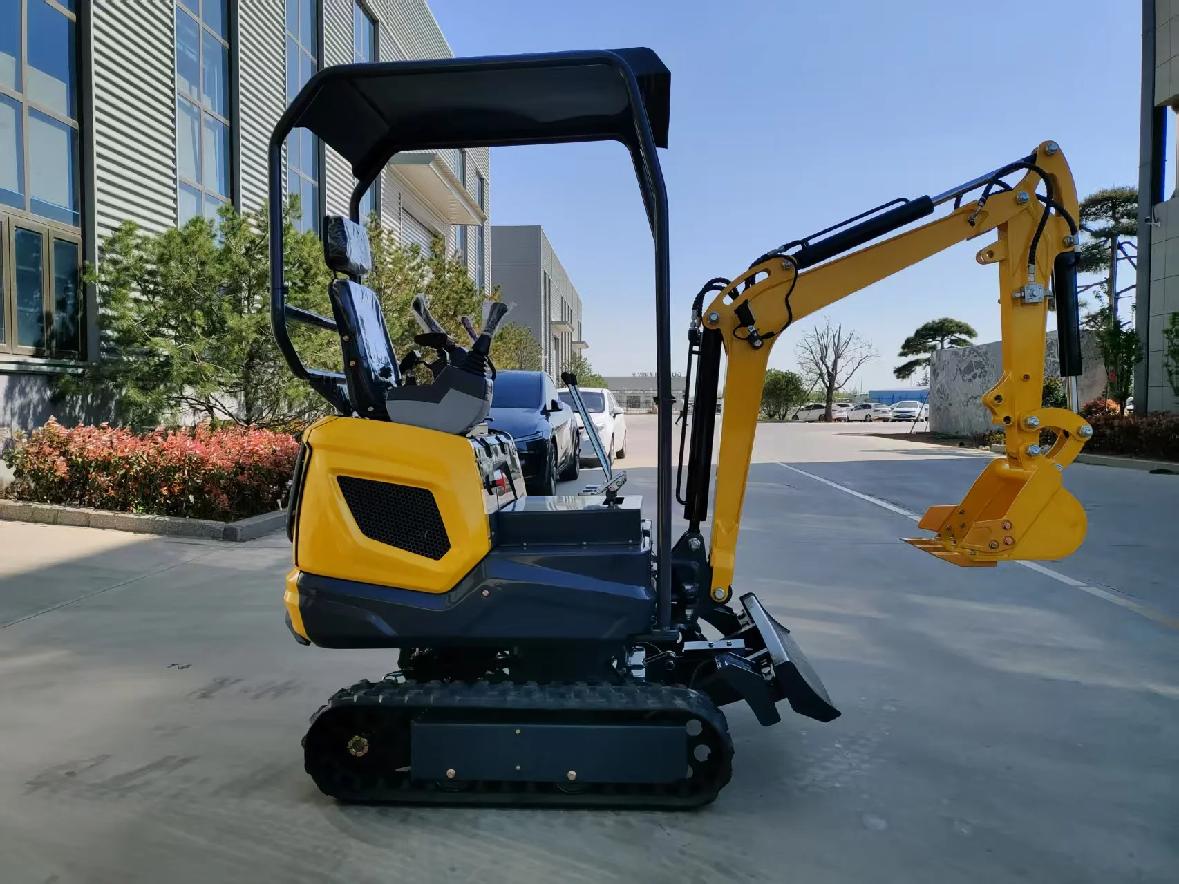 맞춤형 미니 굴삭기, 쿠보타 엔진 장착 가능, 통합 디자인 및 견고함 특징