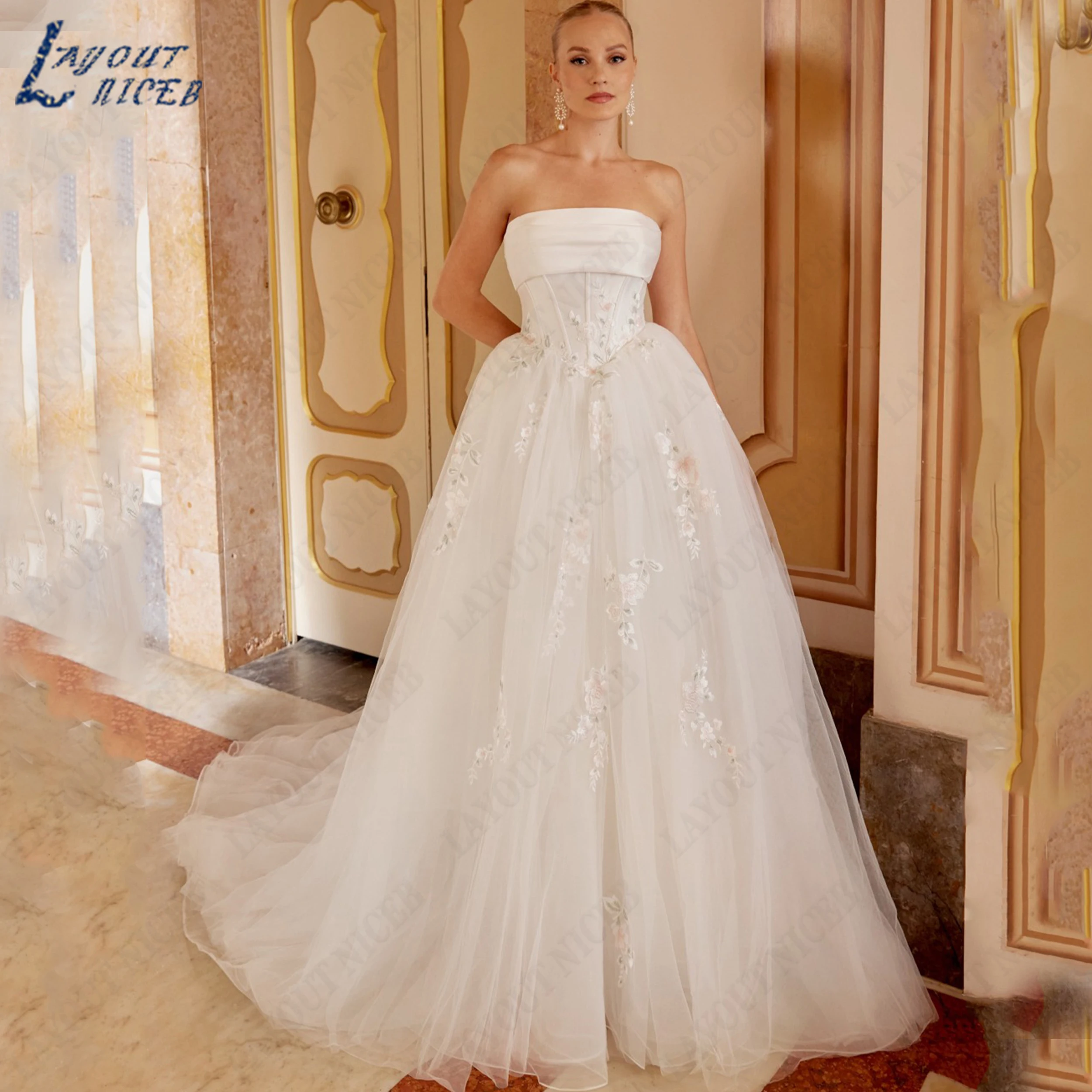 LAYOUT NICEB Strapless A Line Wedding Dress Tulle Lace Applique Bridal Gowns Button Bride Dresses Customized Cвадебное платье