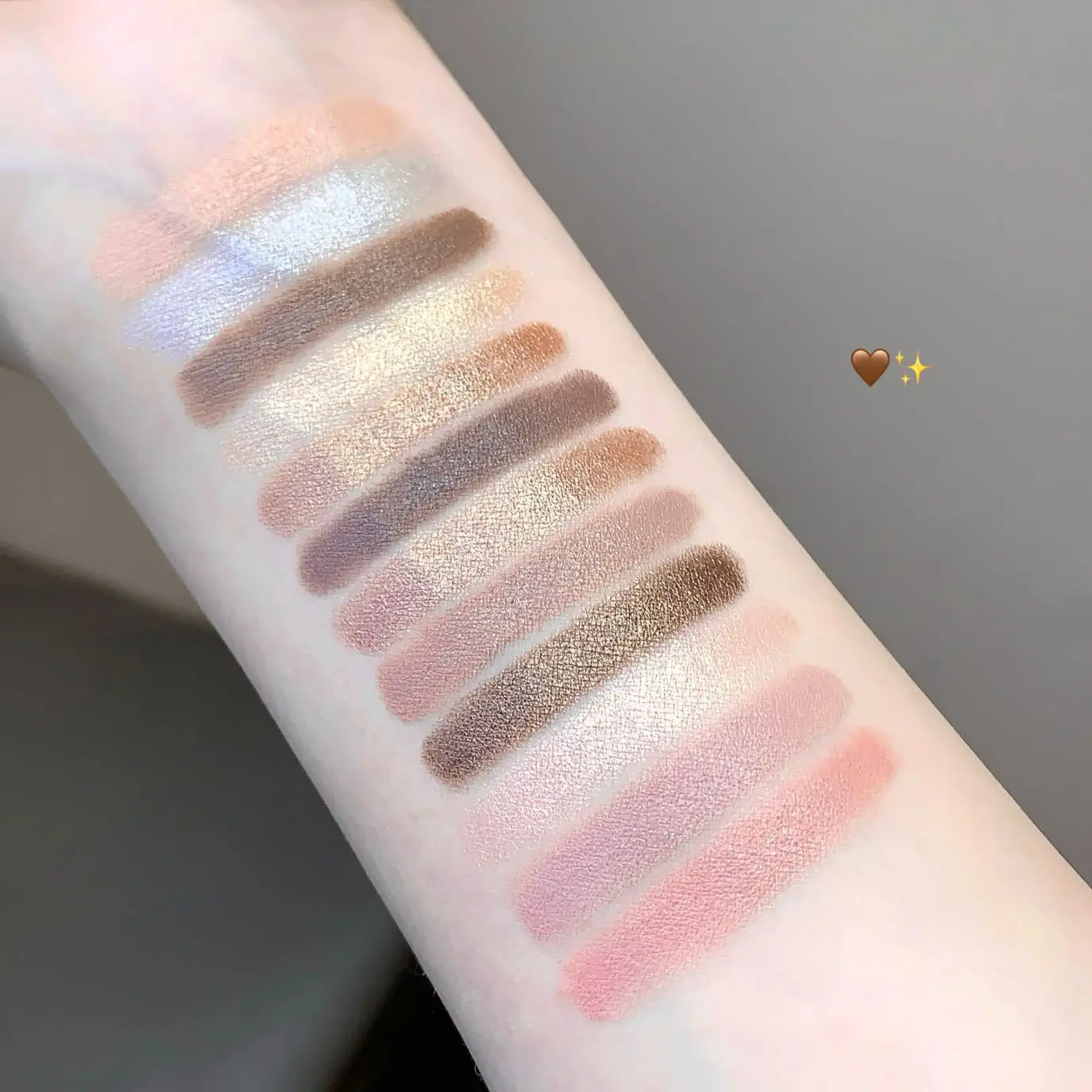 ชุดอายแชโดว์แคปซูล 12 สีเน้นและคล้องอายแชโดว์ชุดคอนทัวร์รอบดวงตาไม่เลอะเลือน