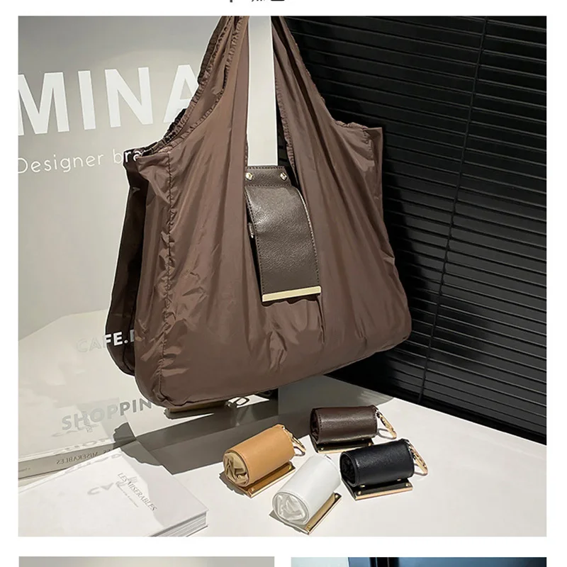 

Premium Keychain Storage Fabric Pouch, Stylish and Practical Design, Perfect for Organizing Keys, Small Accessories, and Ideal f