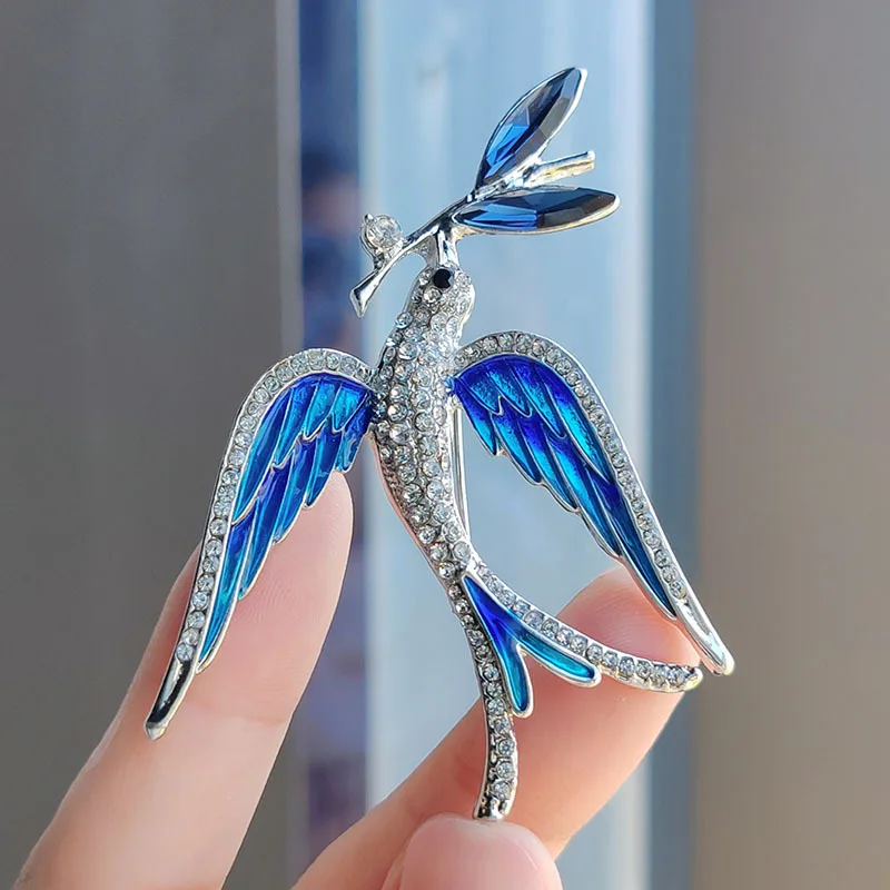 RONGXUANMEI Blue Enamel Flying Swallow Brooches For Women Luxury Crystal Rhinestone Brooch Pin Lady Clothing Accessories Corsage