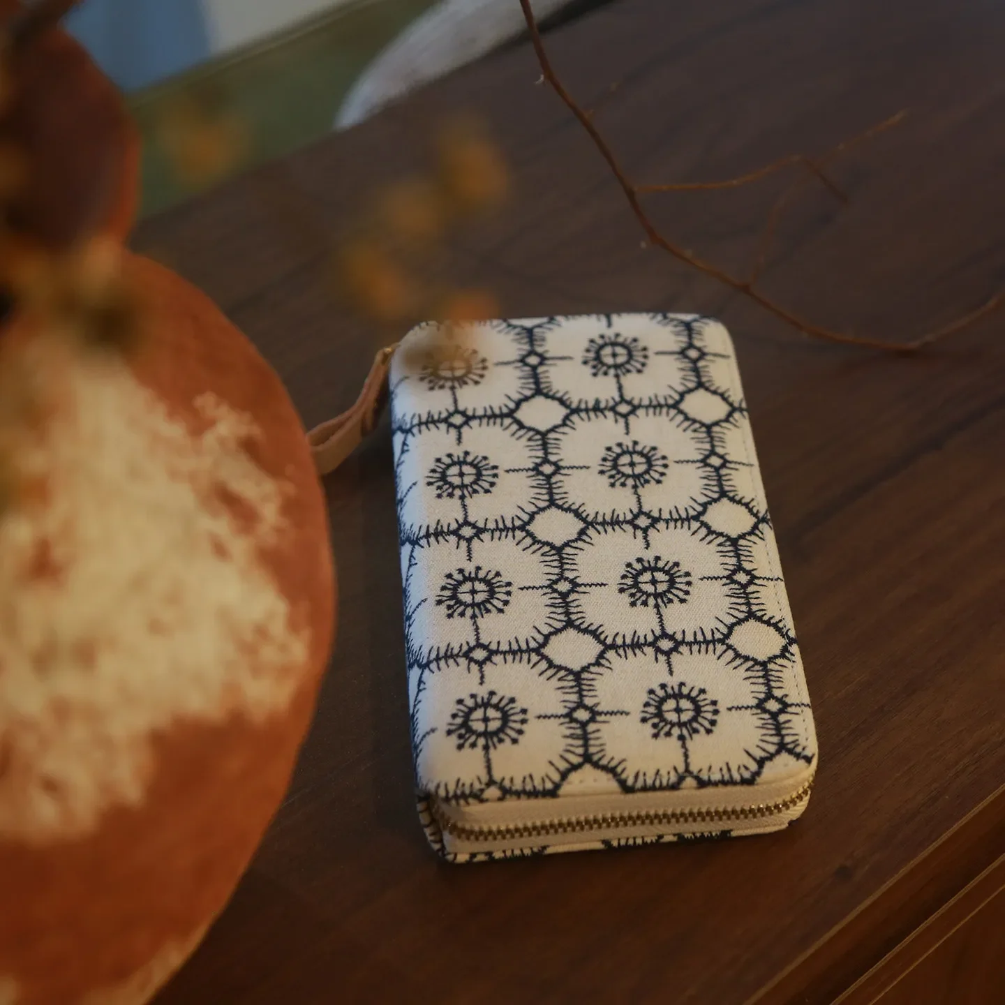 Vintage Floral Print Notebook Cover Fabric Protective Sleeve Closure Zipper Stylish Journal Accessory for Daily Use