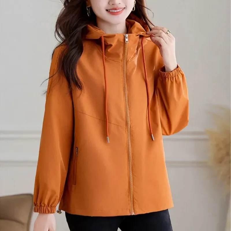 เสื้อแจ็คเก็ตมีฮู้ดผู้หญิง แฟชั่นฤดูใบไม้ร่วงใหม่ เสื้อแจ็คเก็ตสำหรับกิจกรรมกลางแจ้ง ทรงหลวม สไตล์ต่างประเทศ เสื้อแจ็คเก็ตลำลองสำหรับเดินทาง เสื้อคลุมตัวนอก