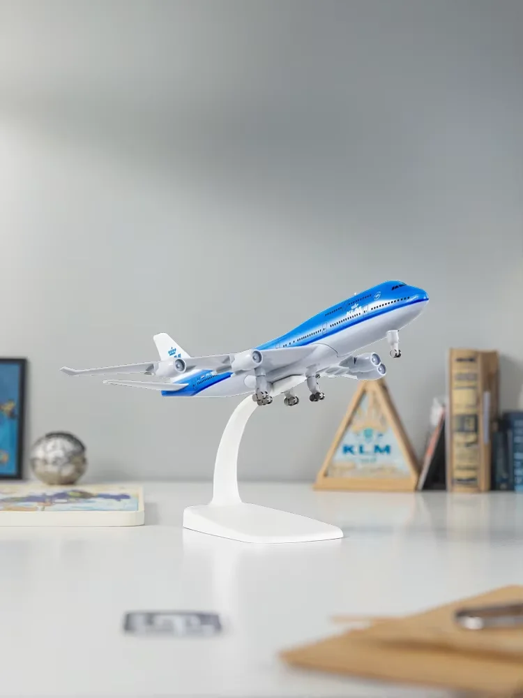 

20cm KLM B747 Diecast Metal Airplane Model Kit with Stand Wheel for Aviation Enthusiasts Gifts, Display Collections or Desk Deco