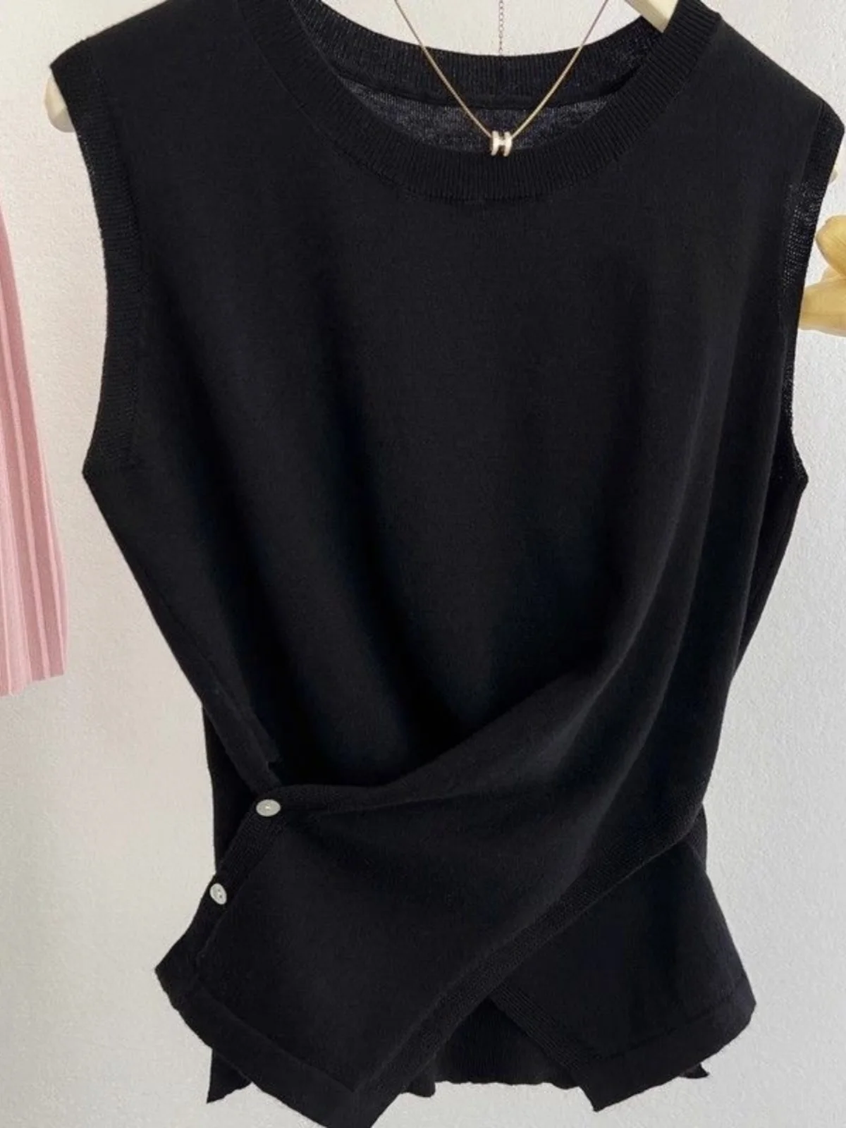 

Summer Thin round Ne Knitwear Svel Faion Unusual Cross Design Age-Defng Slimming Top Women's Vest Faionable