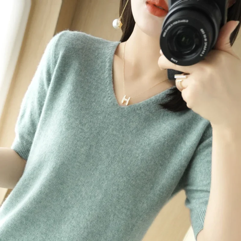 

Solid Color Top Age-Defying Simple Inner Wear Overhead Shirt Early Spring New Women's V-Neck Knitted Base Shirt Short Sleeve