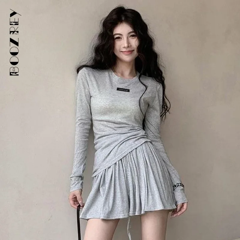 

BoozRey Осенняя новая Корейская однотонная Повседневная футболка с длинными рукавами с нашивками и буквами для женщин + плиссированная трапециевидная юбка на шнуровке костюм из двух предметов