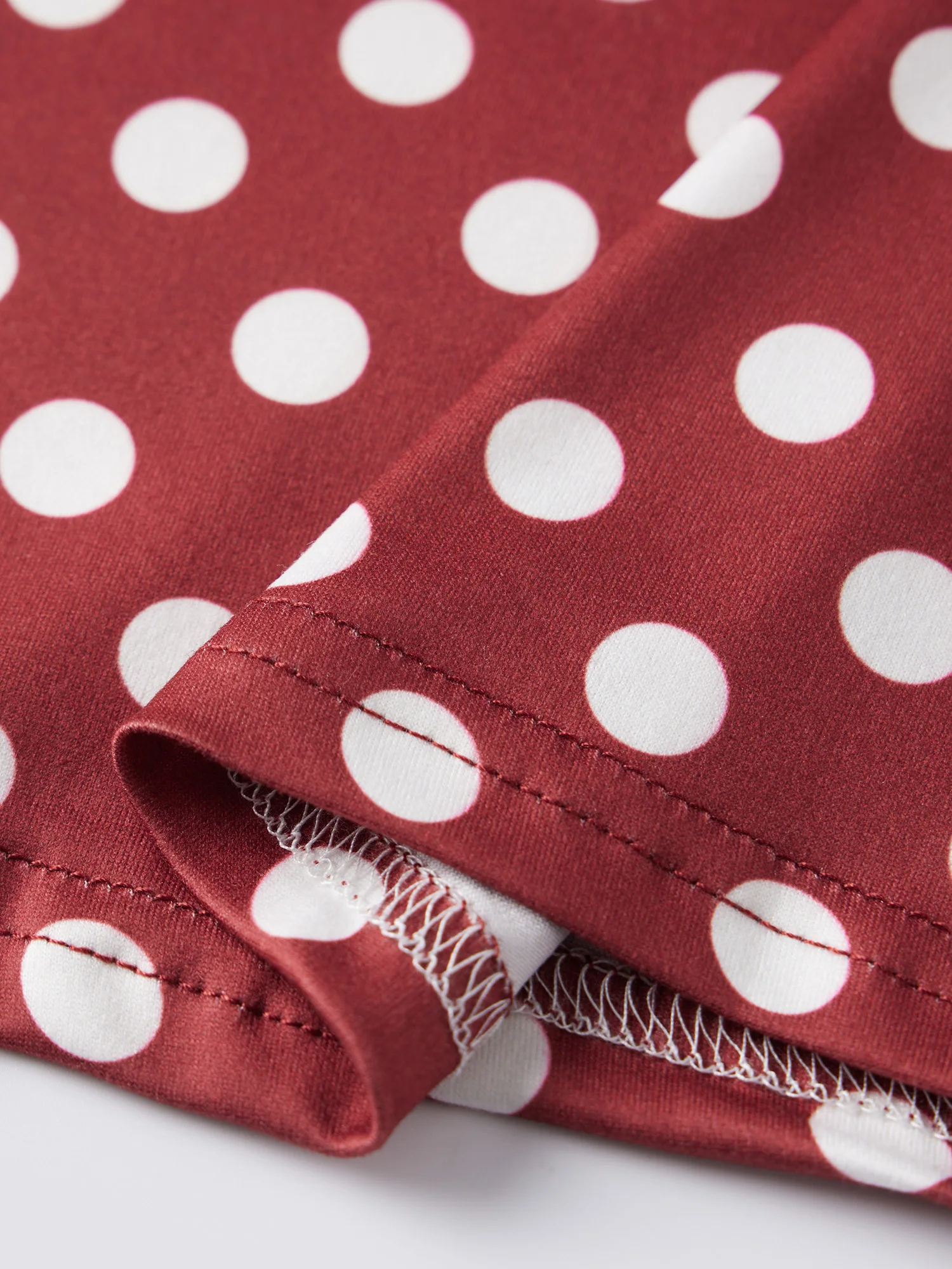 Damska bluzka z kwiatowym wzorem, odkryte ramiona, modne falbanki na rękawach, luźny krój, letni top, codzienna koszula, odzież plażowa, ubranie na wakacje.