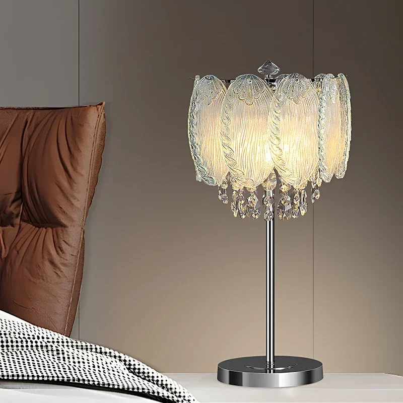 الشمال شخصية فاخرة كريستال ريشة LED مصابيح أرضية غرفة المعيشة أريكة دراسة الدائمة أضواء المنزل العمودي الإنارة