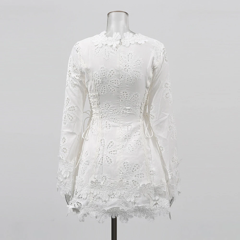 Vintage Court Style Short Dress 2025 New Design 3D Cut-Out Lace Pattern V-Neck Flared Sleeve Dress