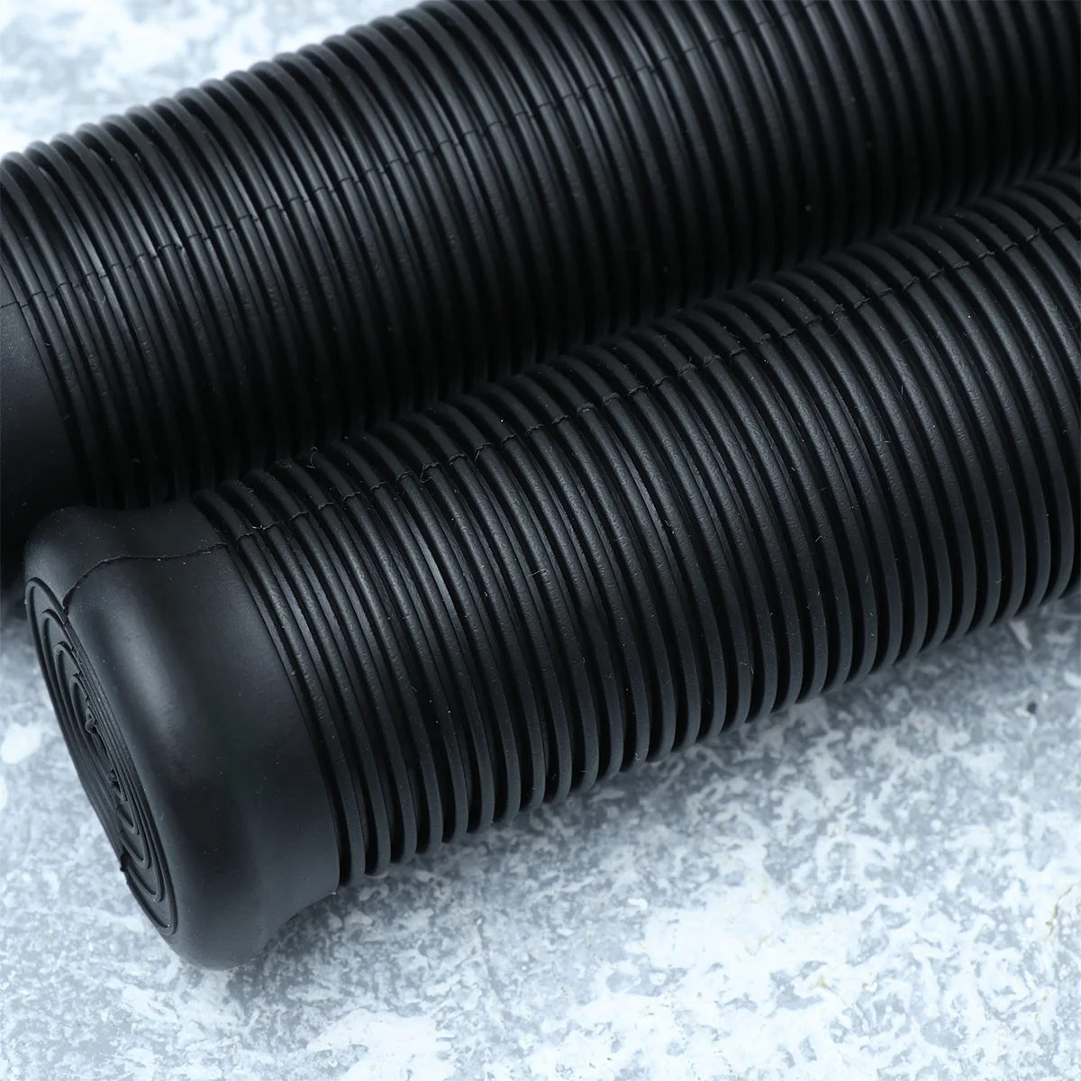 

Universal 25-28mm Grips TPR Rubber Soft Comfort Handlebar Grips Bike Anti-slip Classic Threaded Bike Accessories