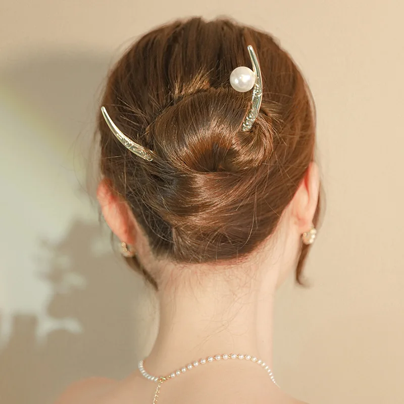 Vintage Crescent Moon Hair Forks Gold Silver Pearl Hair Sticks For Women Chinese Hair Bun Clip Hairpin Hair Accessories Headwear