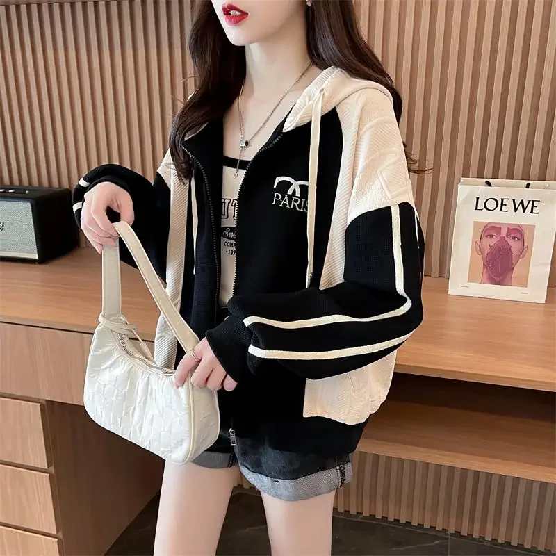 

Short Jacket Spring Autumn New Women Korean Style Loose Design Stitching Hooded Outcoat Casual Versatile Fashion Outerwear 2024