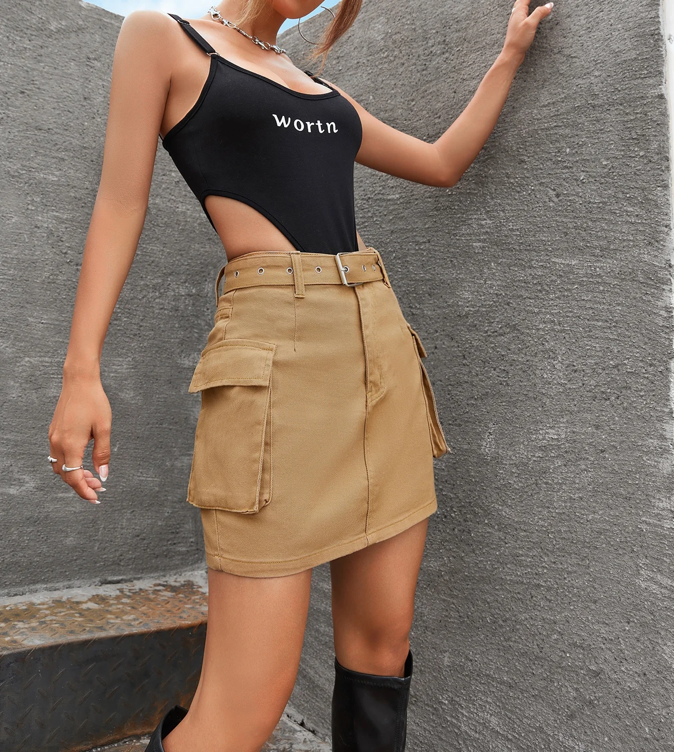 Street trend slim denim skirt with cargo pockets for women