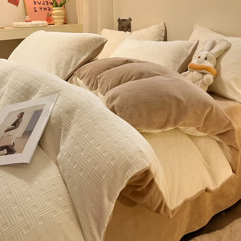 2025 new winter carved milk fleece four-piece set thickened coral fleece quilt cover flannel bedding view 4