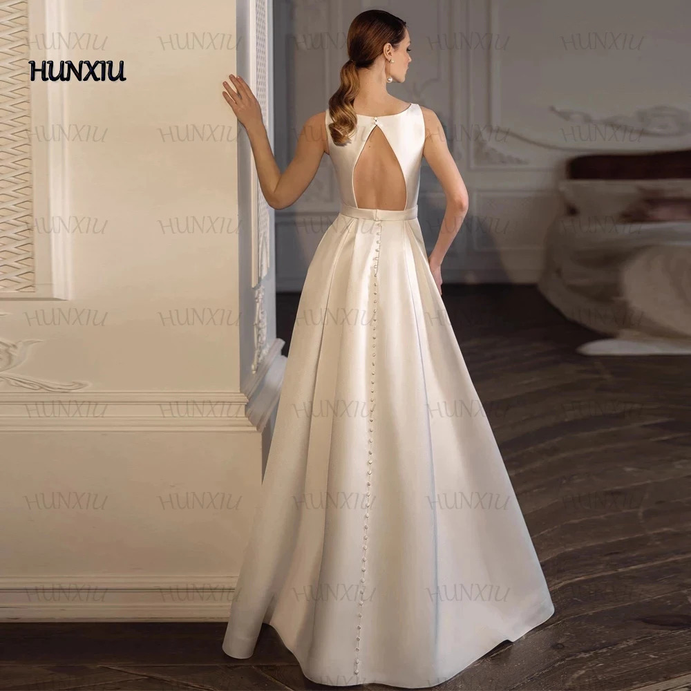 Simple Satin High/Low Wedding Dress Scoop Neck Backless Sleeveless Bridal Mariage Gowns with Belt and Button Civil Bride Dress