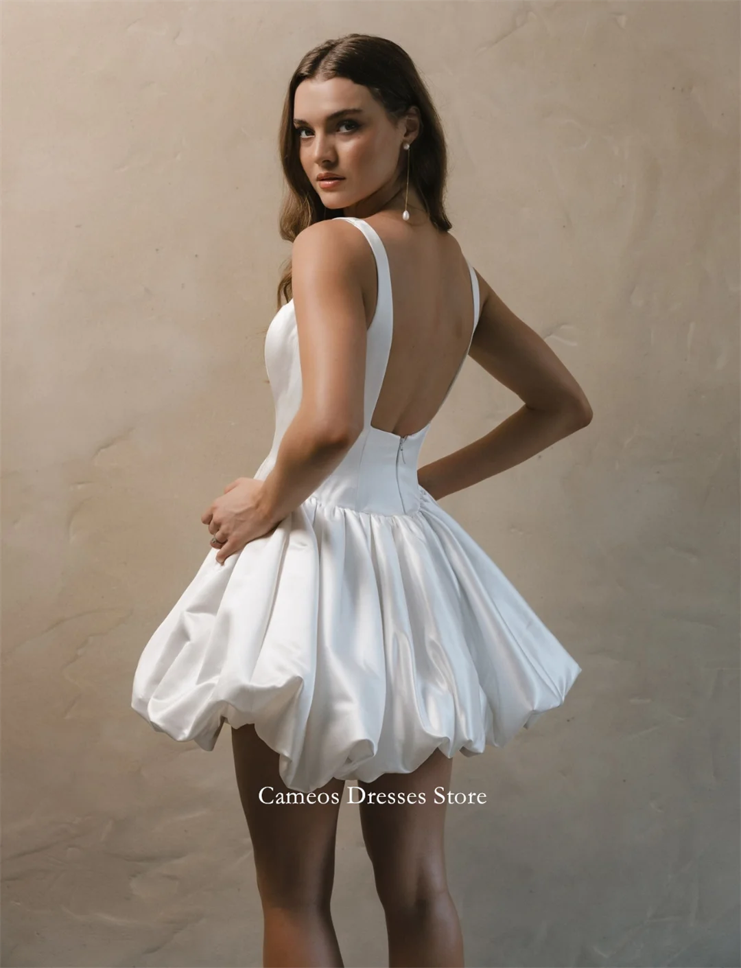 SONDR 맞춤형 스퀘어 넥 미니 위 Kne 웨딩 드레스 간단한 a 라인 새틴 백리스 한국 신부 가운 여성 신부 드레스