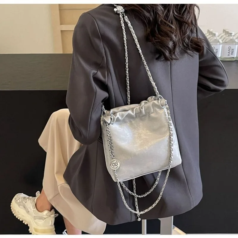 Chain Bag Women's New Fashion Bucket Bag Niche Commuter Versatile Crossbody Bags Solid Color Girls Korean Style Shoulder Bags