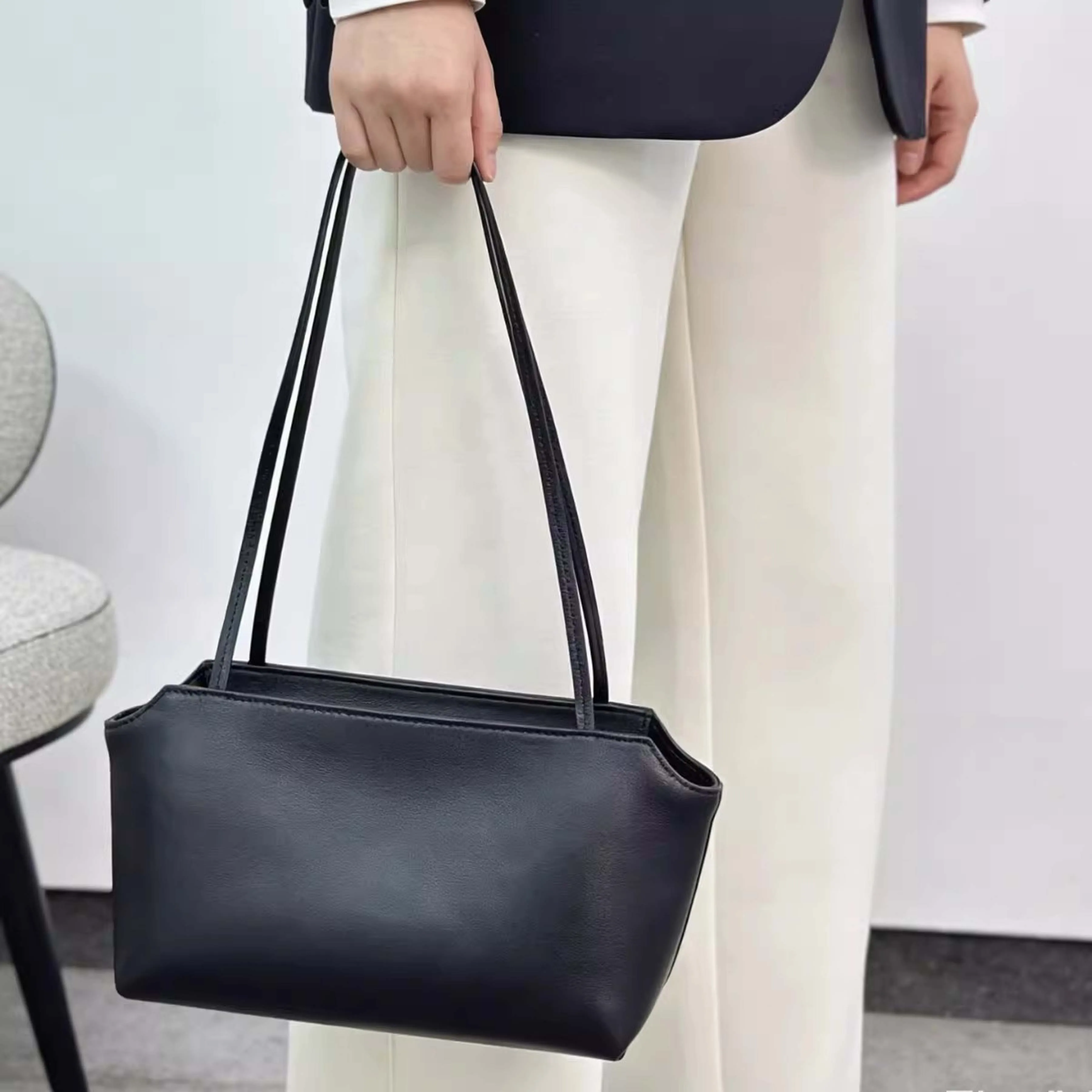 Niche Design Soft Sheepskin Minimalist High-End Texture Light Luxury Underarm Bag Fashionable Commuter Shoulder Handbag