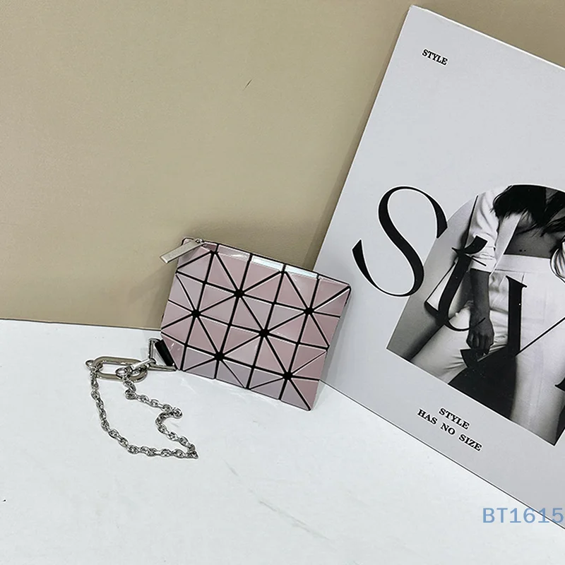 

Women's Geometric Design Compact Wallet for Key, Coin, Card Storage