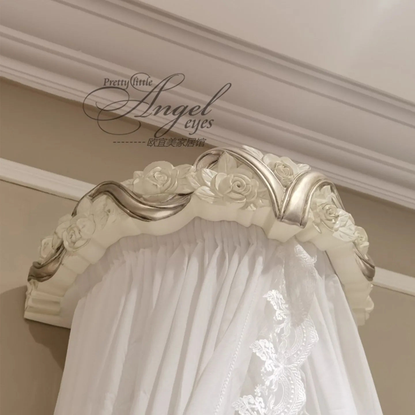 Solid wood carving flower bed mantle shelf princess room bedroom bed head curtain decoration crown pure solid wood carving gauze