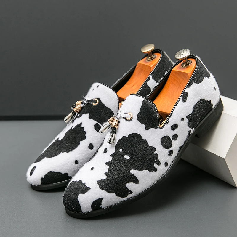 Fashion Black White Cow Suede Leather Tassel Party Loafers Mens Character Shoes Slip-on Pea Shoes Prom Dress Shoes Driving Shoes