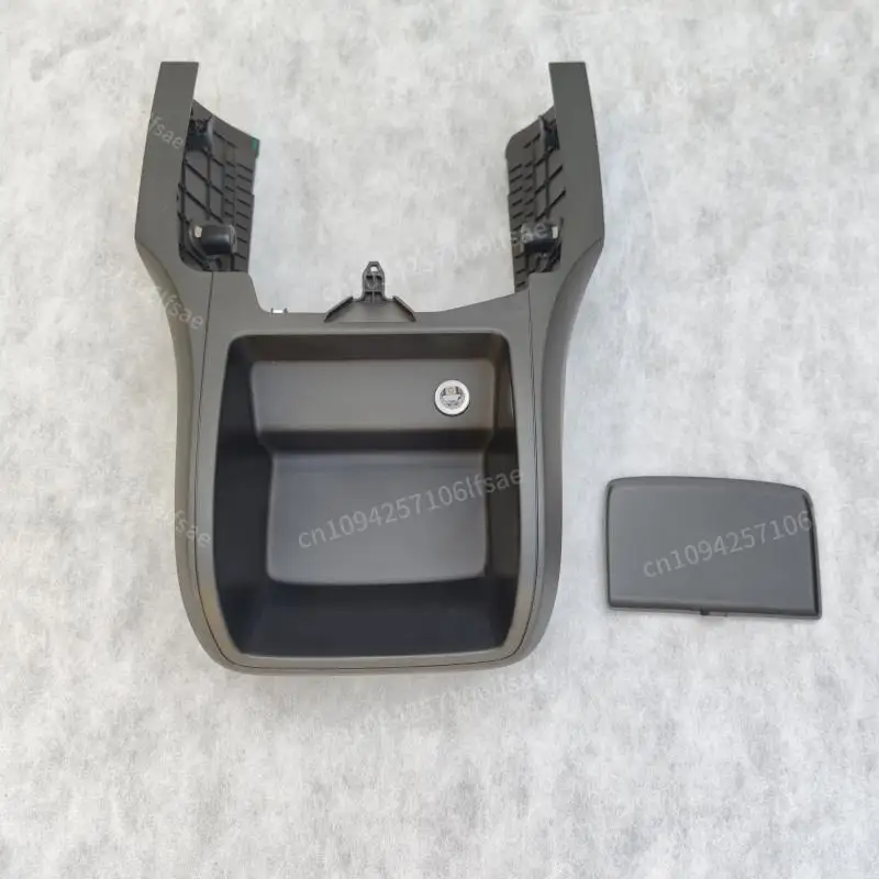 

FOR Mercedes-Benz Vito water cup holder, modified armrest box storage box Vito cigarette lighter V250d box water cup holder