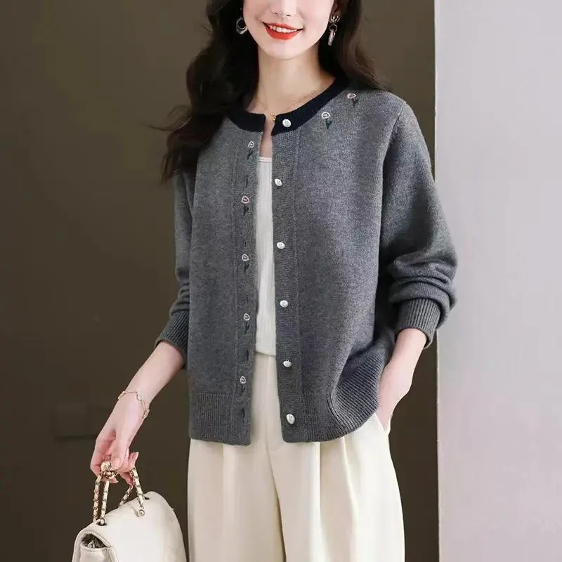 

Spring Autumn Embroidery Knitted Cardigan Women Short Jacket 2025New Korean O-Neck Long Sleeved Knitted Sweater Coat Female Tops
